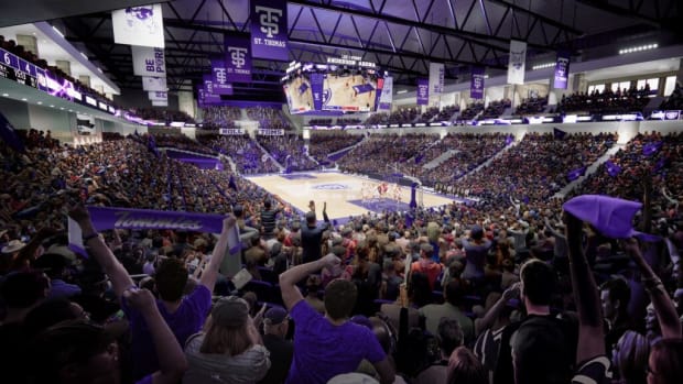 lee-and-penny-anderson-arena-basketball-1024x576